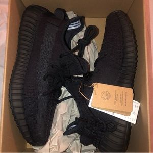NEW Yeezy Boost 350 V2 - Onyx - 6.5